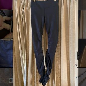 Alo medium black airbrush goddess legging